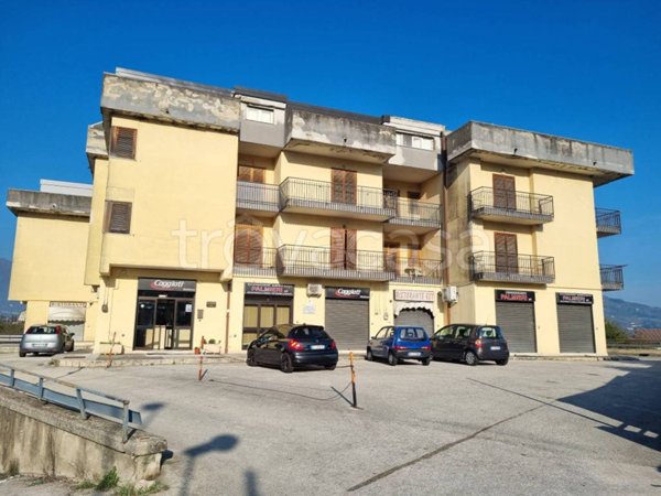 locale commerciale in affitto a Manocalzati