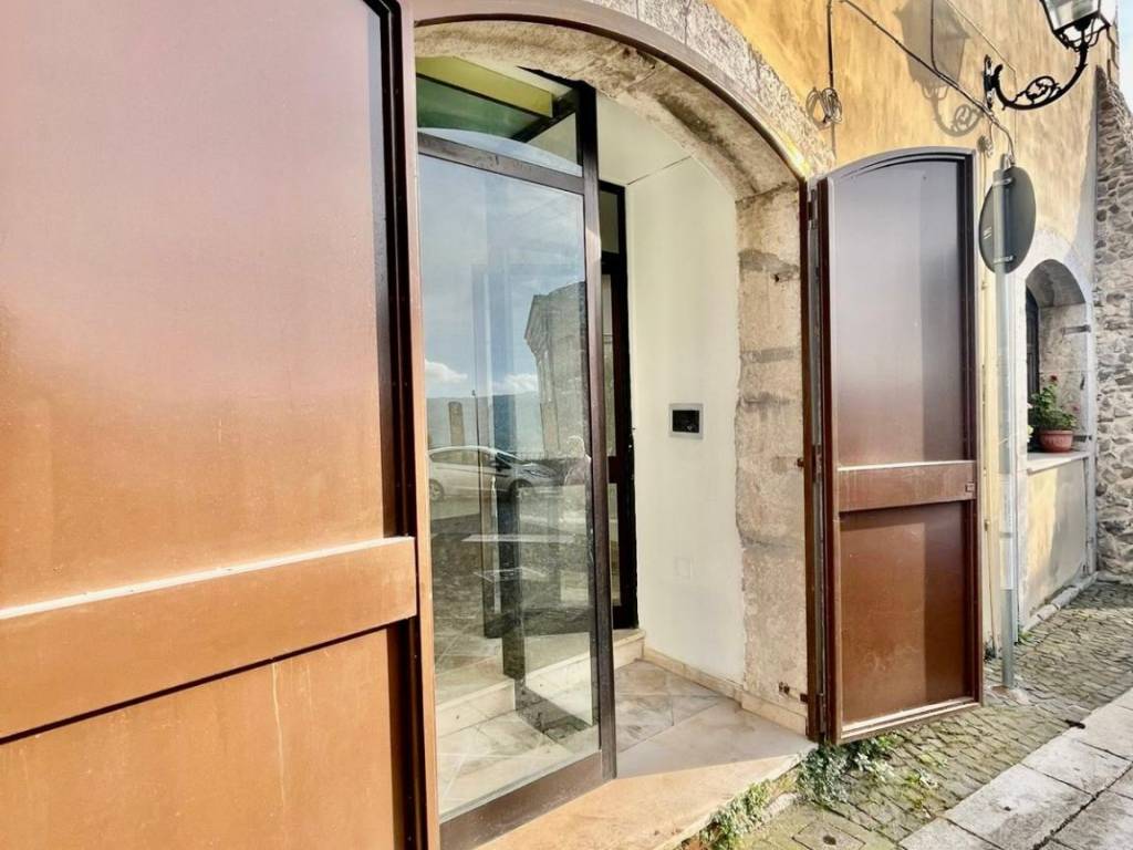 negozio in affitto a Manocalzati