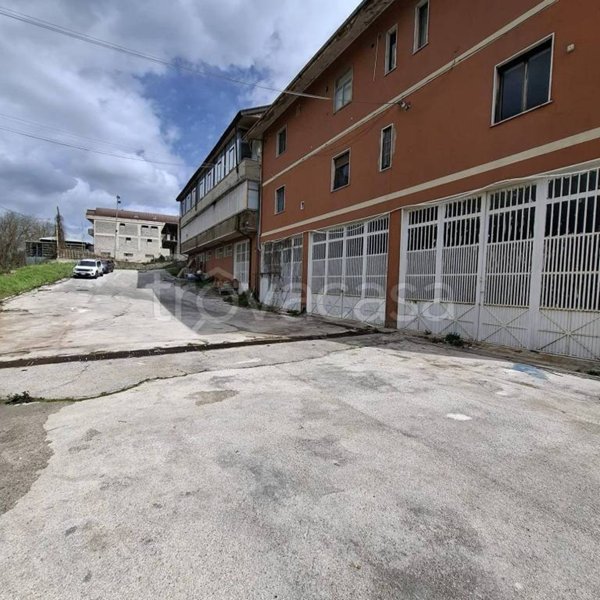 locale commerciale in affitto a Manocalzati