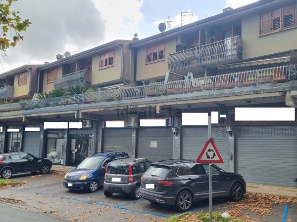 locale commerciale in affitto a Manocalzati