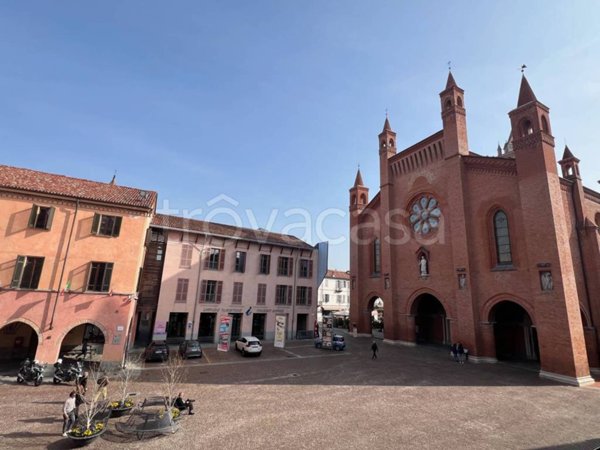 ufficio in affitto ad Alba