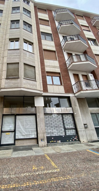 negozio in affitto ad Alba