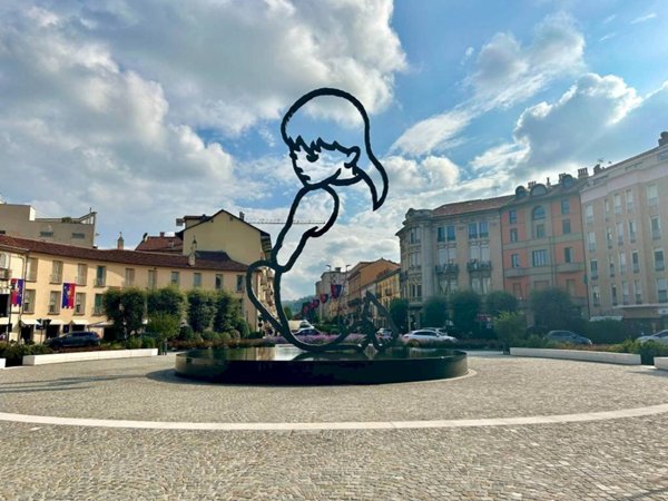 negozio in affitto ad Alba