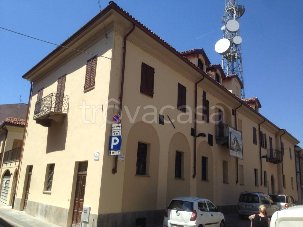 trivano in affitto ad Alba