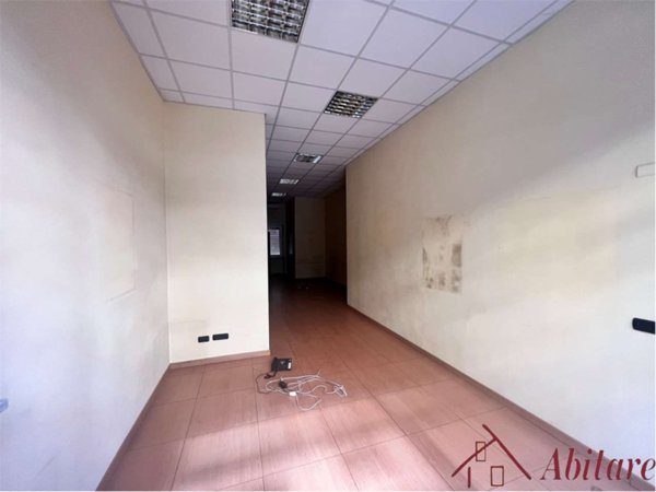 negozio in affitto ad Alba