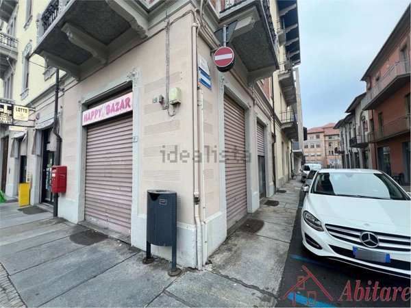locale commerciale in affitto ad Alba