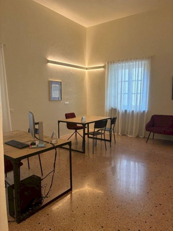 ufficio in affitto ad Alba