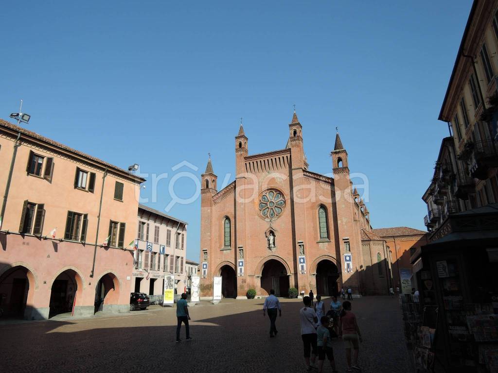 appartamento in affitto ad Alba
