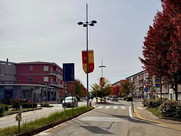 negozio in affitto ad Alba