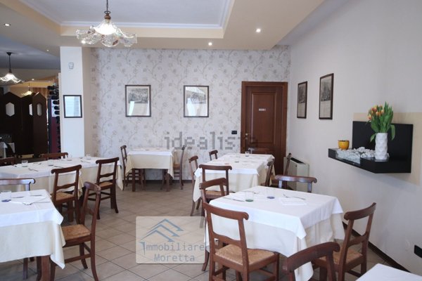 negozio in affitto ad Alba