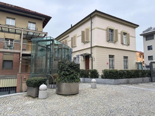 ufficio in affitto ad Alba