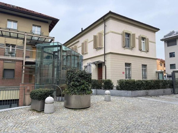 ufficio in affitto ad Alba