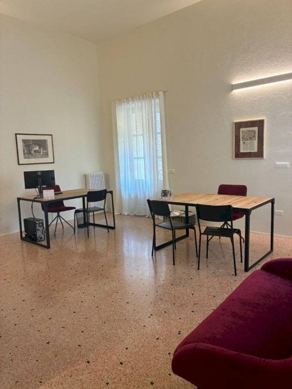ufficio in affitto ad Alba