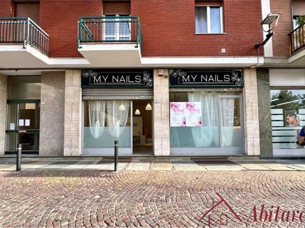 negozio in affitto ad Alba