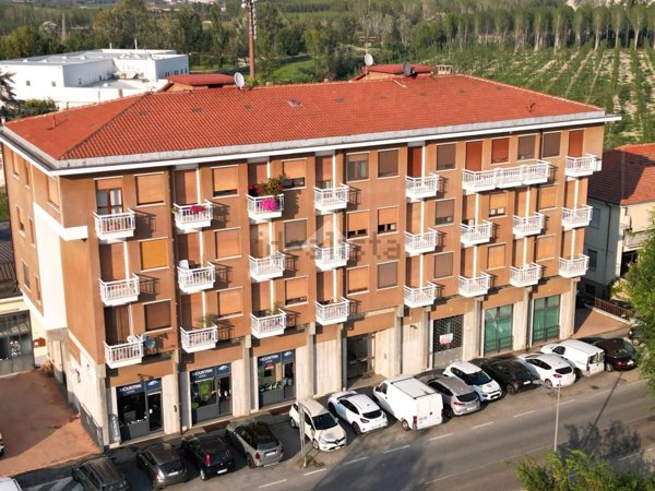 locale di sgombero in affitto ad Alba