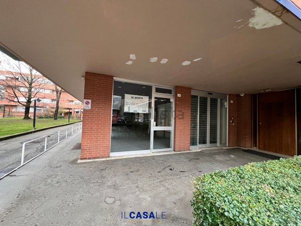 locale commerciale in affitto ad Alba