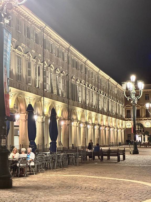 negozio in affitto ad Alba