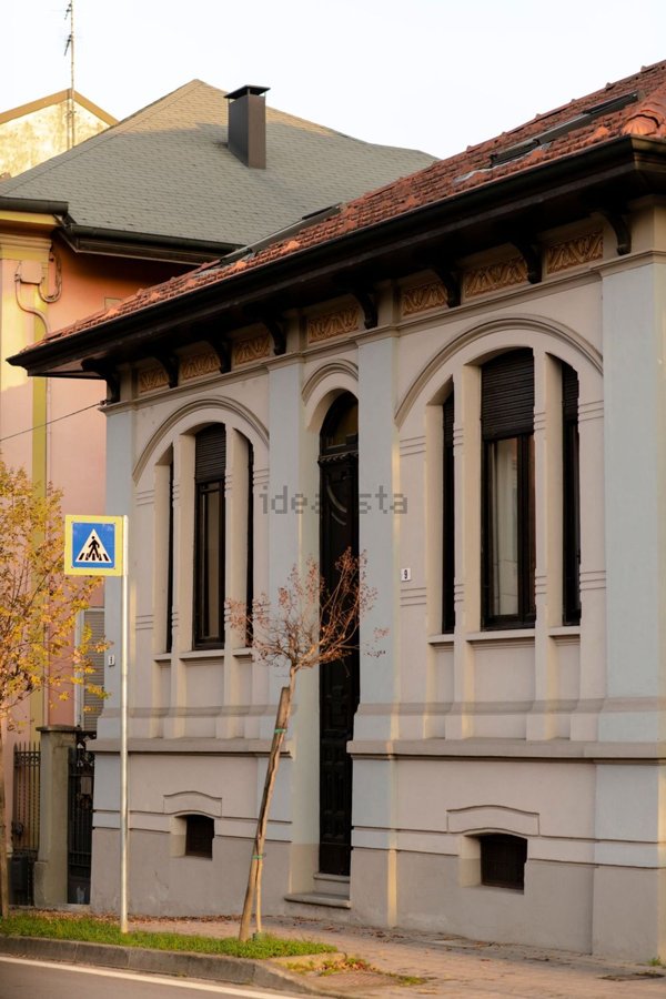 casa indipendente in affitto ad Alba