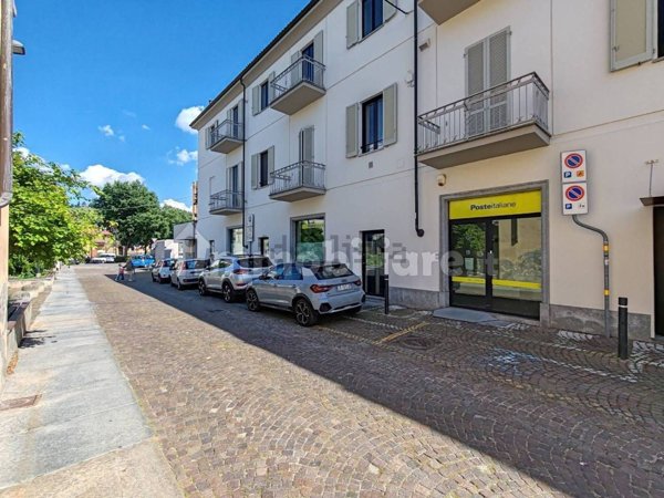 locale commerciale in affitto ad Alba