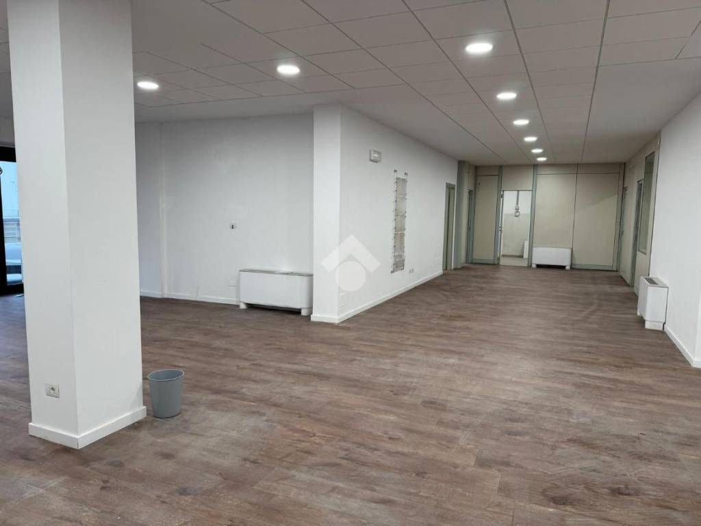 ufficio in affitto ad Alba