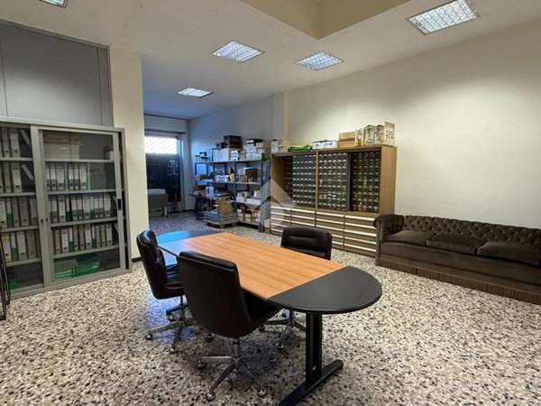 negozio in affitto ad Alba