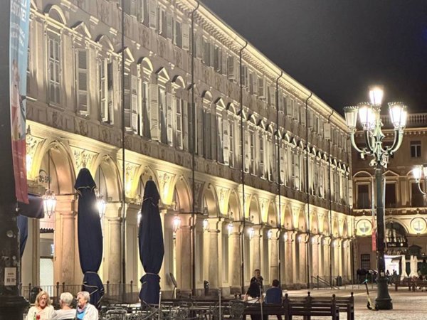 negozio in affitto ad Alba