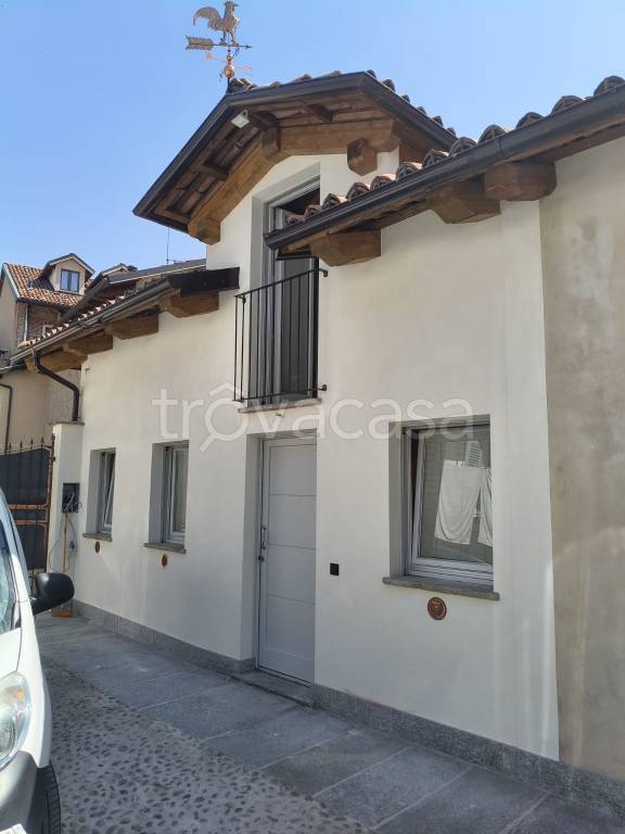 casa indipendente in affitto ad Alba