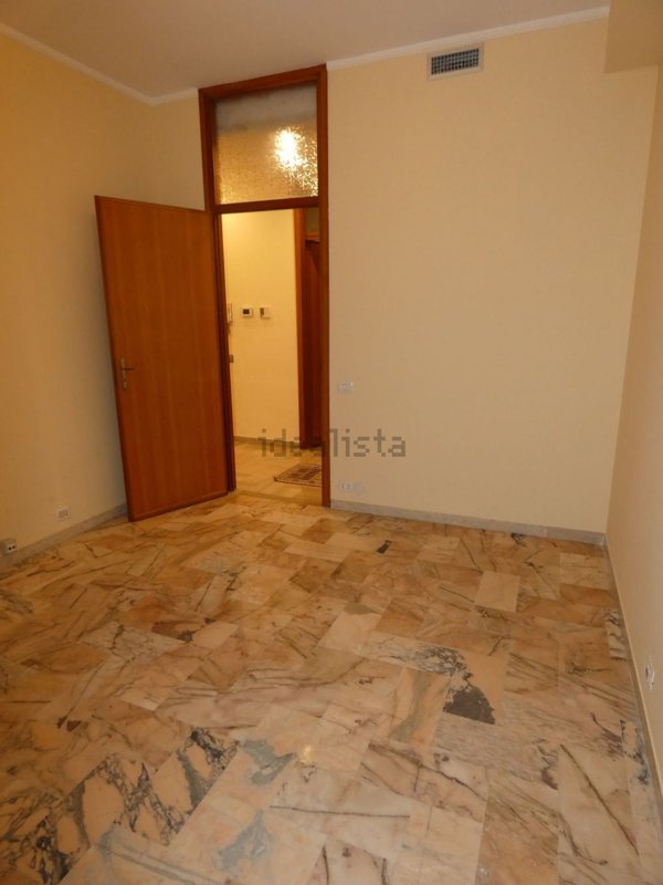 ufficio in affitto ad Alba