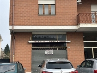 locale commerciale in affitto ad Alba