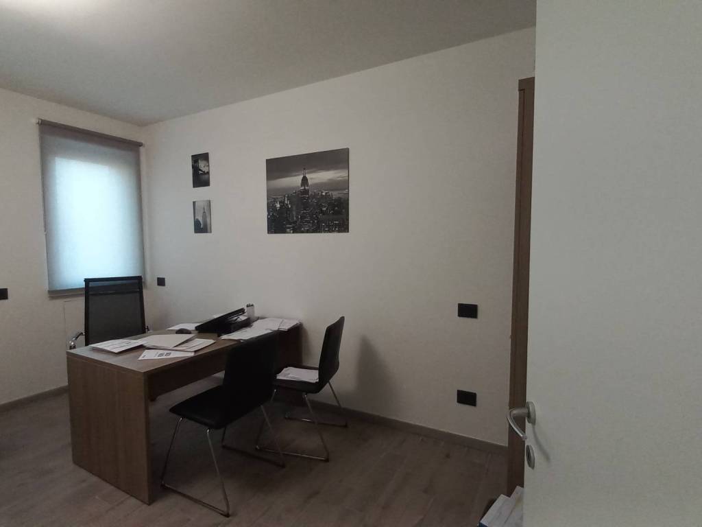 ufficio in affitto ad Alba