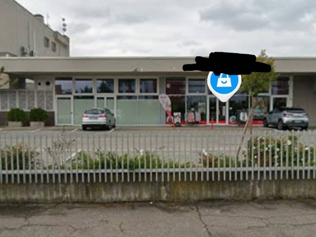 negozio in affitto ad Alba
