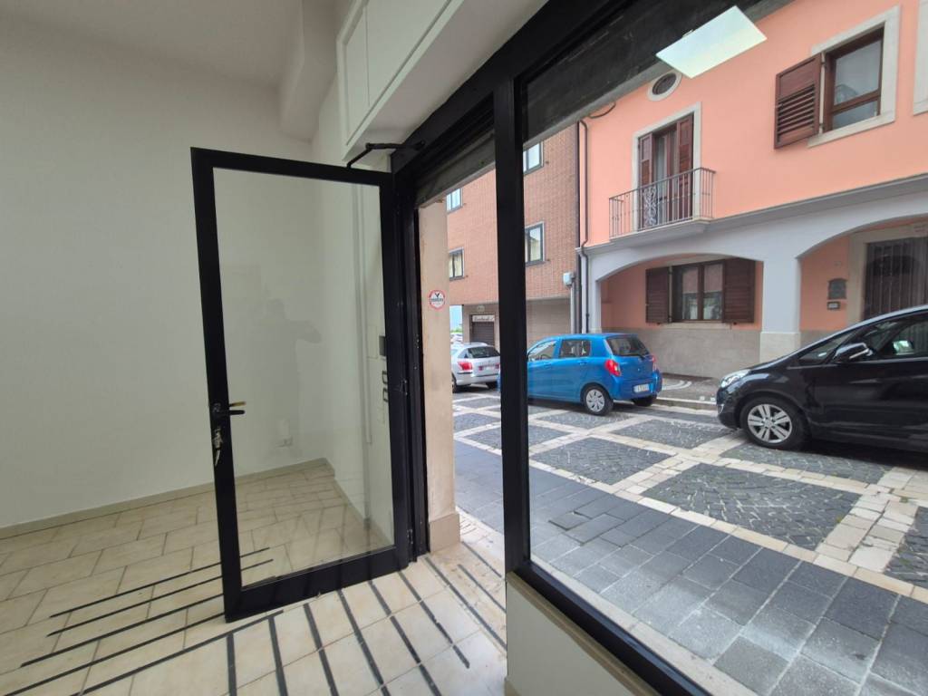 negozio in affitto a Mercogliano