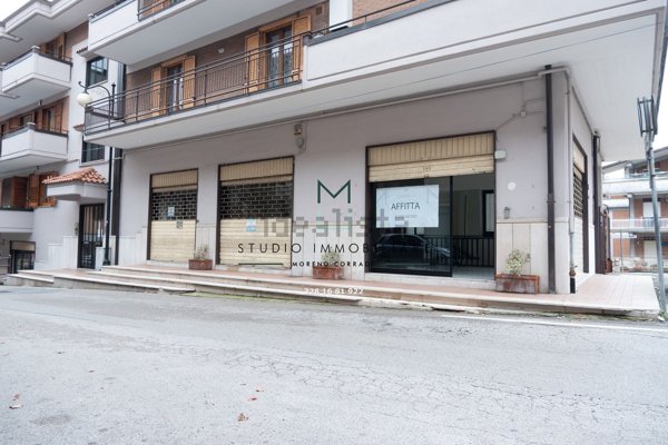 locale commerciale in affitto a Mercogliano