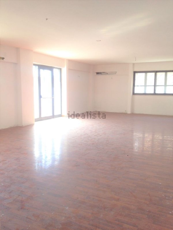 locale commerciale in affitto a Mercogliano