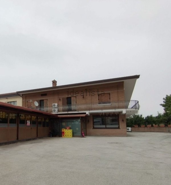 locale commerciale in affitto a Mercogliano in zona Torrette