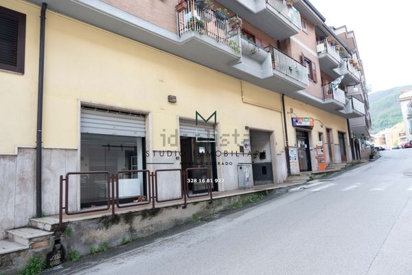 locale commerciale in affitto a Mercogliano