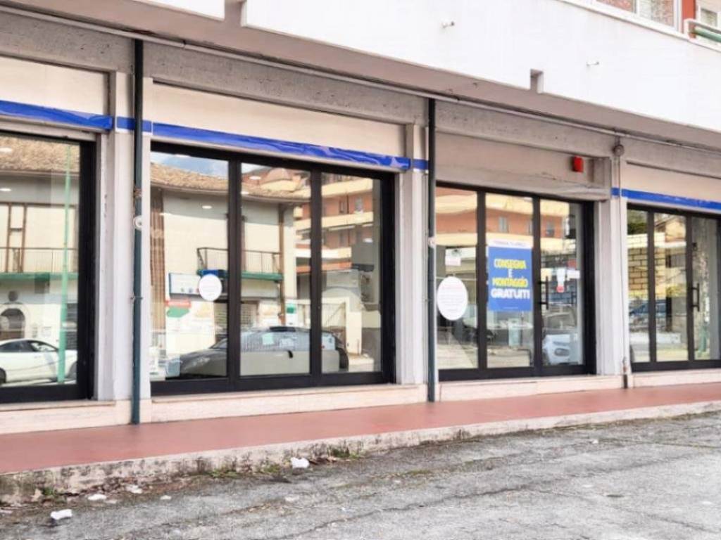negozio in affitto a Mercogliano in zona Torrette