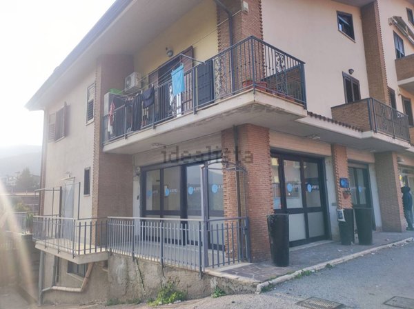 locale commerciale in affitto a Mercogliano