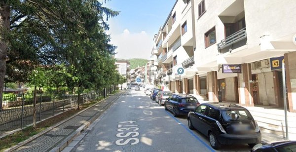 locale commerciale in affitto a Mercogliano