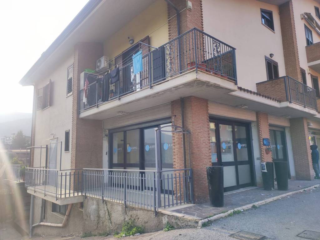 negozio in affitto a Mercogliano