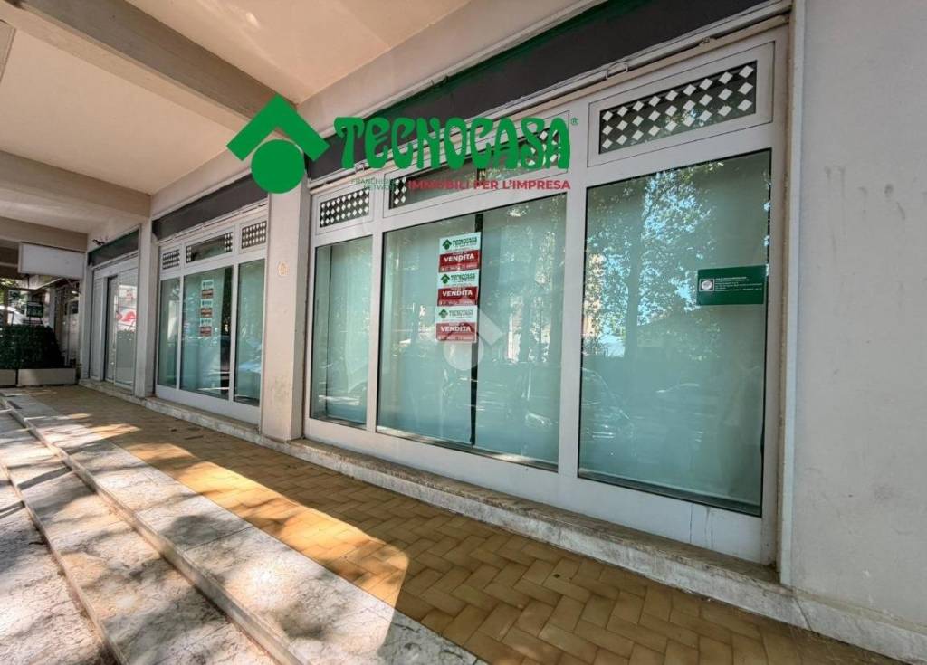 locale commerciale in affitto a Mercogliano