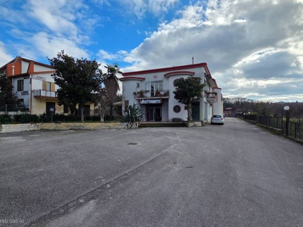 locale commerciale in affitto a Mirabella Eclano in zona Calore