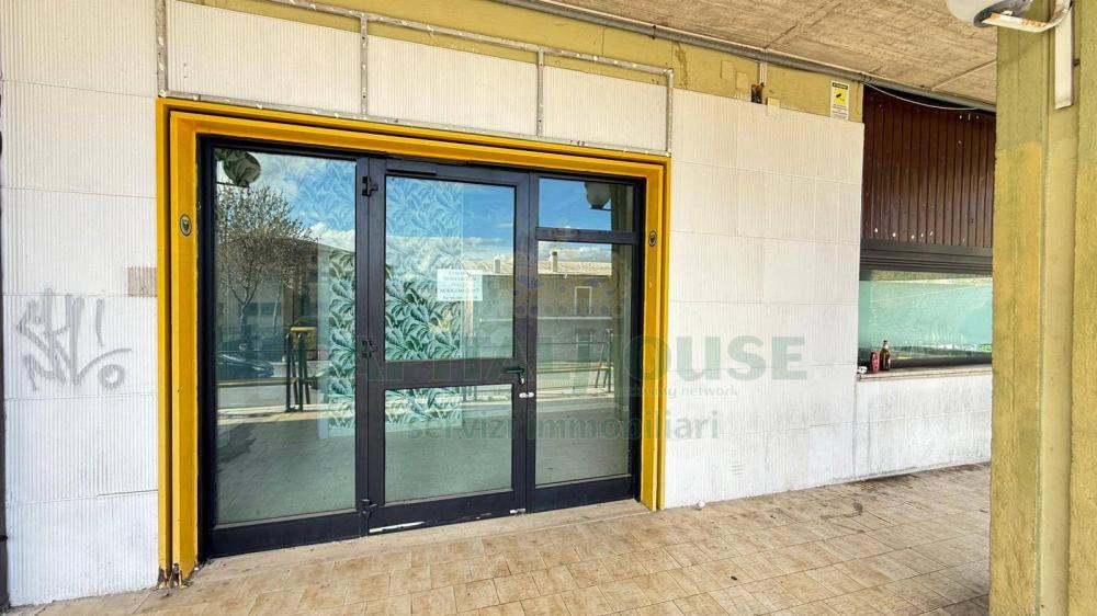 locale commerciale in affitto a Monteforte Irpino