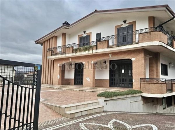 locale commerciale in affitto a Monteforte Irpino