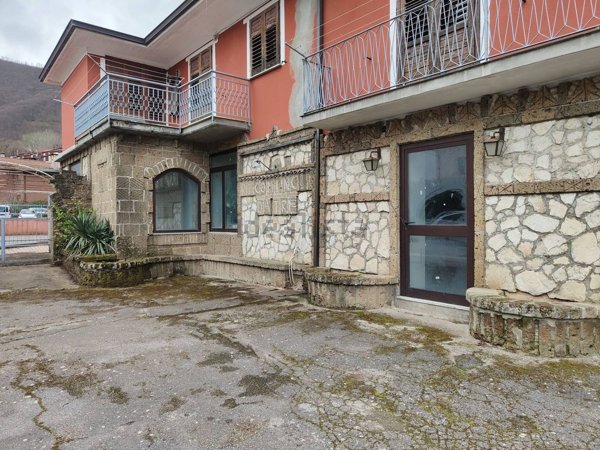 locale commerciale in affitto a Monteforte Irpino