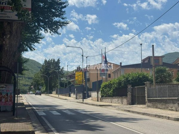 negozio in affitto a Monteforte Irpino in zona Alvanella