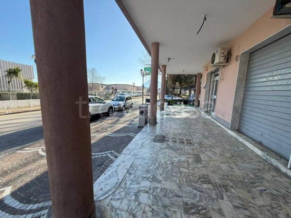 locale commerciale in affitto a Rotondi