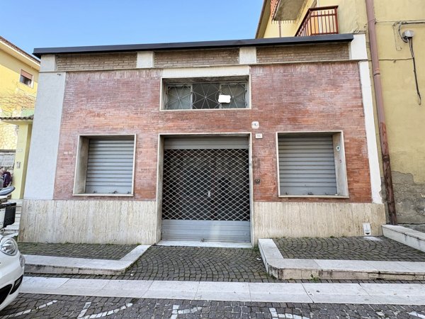 locale commerciale in affitto a Salza Irpina