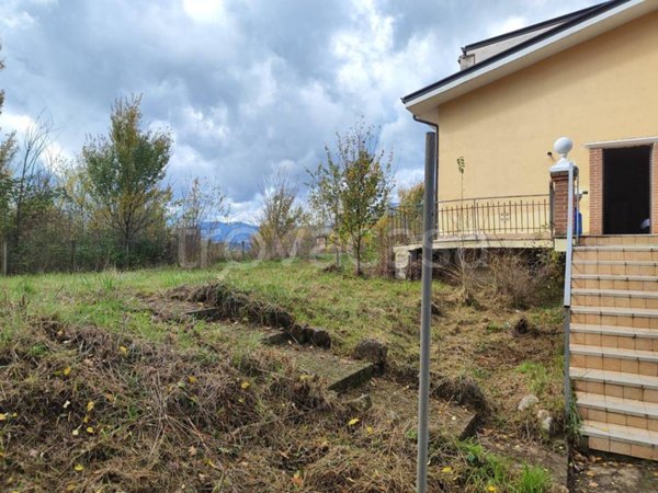 casa indipendente in affitto a San Potito Ultra