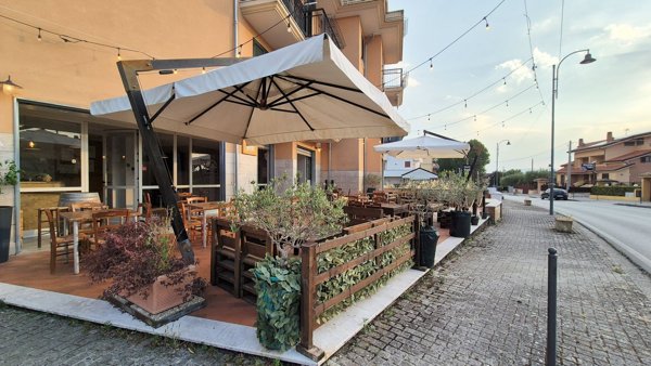 locale commerciale in affitto a San Potito Ultra